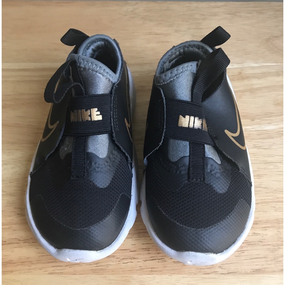 Nike Toddler Flex Runner 2 Shoes Black Metallic Gold Size: US 8C EUR 25 CM 14